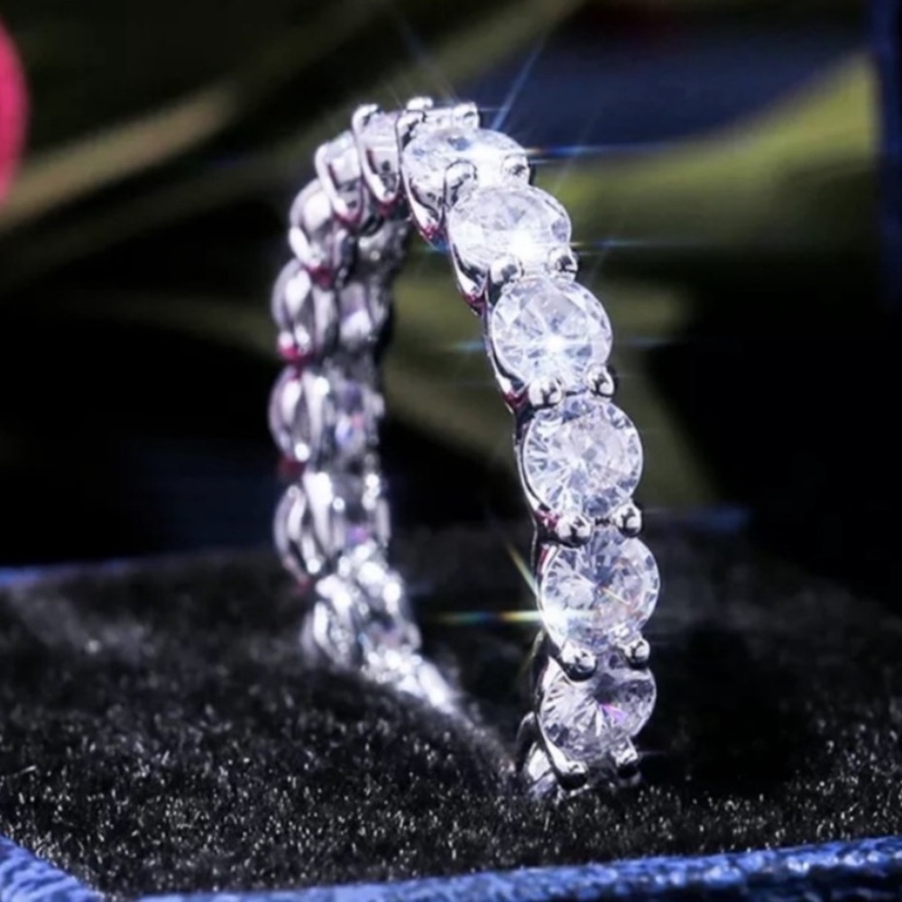 💯 NEW ROUND DIAMOND 925 STERLING SILVER RING, CUTE RING, SHINY RING. - Picture 2 of 5